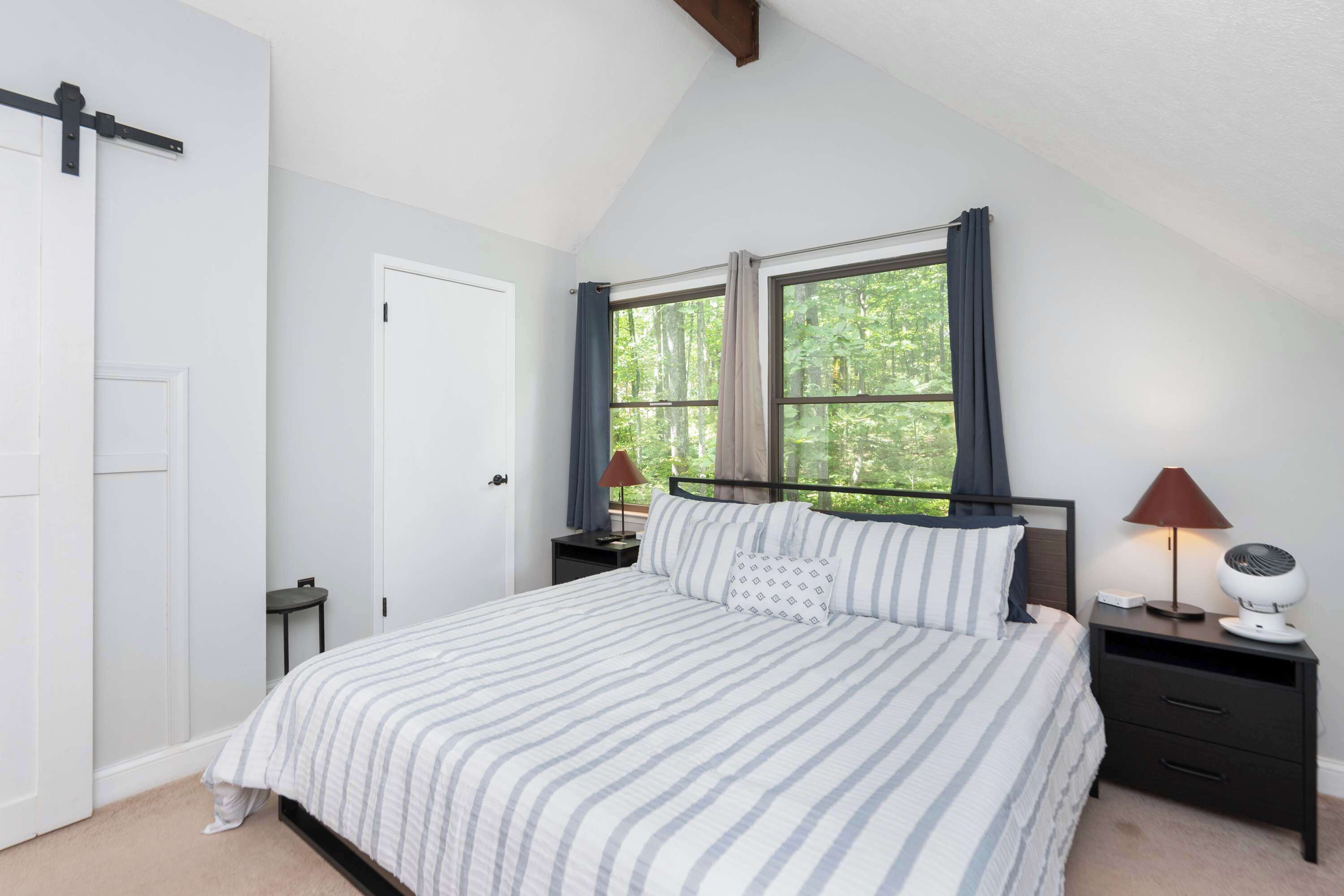 3 slaapkamers, een strijkplank/strijkijzer, reisbedje, wifi