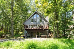 Exterior - Wintergreen Ski Resort: Waterfall Hikes, Bike, Fish, Spa, Pool, Wineries and Bre (Wintergreen Resort)