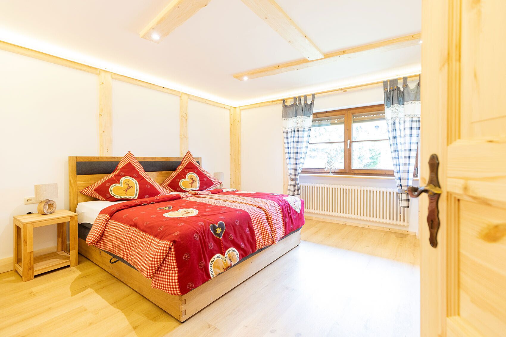 4 bedrooms, WiFi, bed sheets