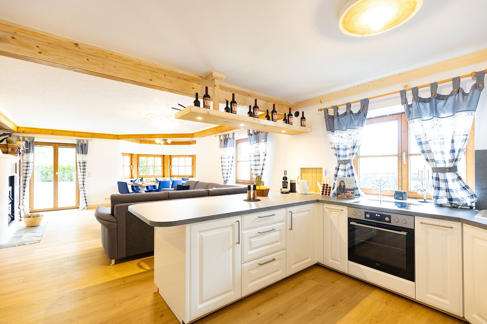 雪櫃、微波爐、焗爐、爐具