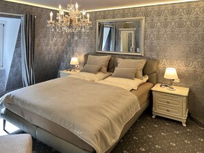 4 habitaciones, tabla de planchar con plancha, wifi y ropa de cama 