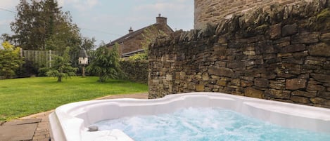 Cottage | Bồn tắm spa ngoài trời