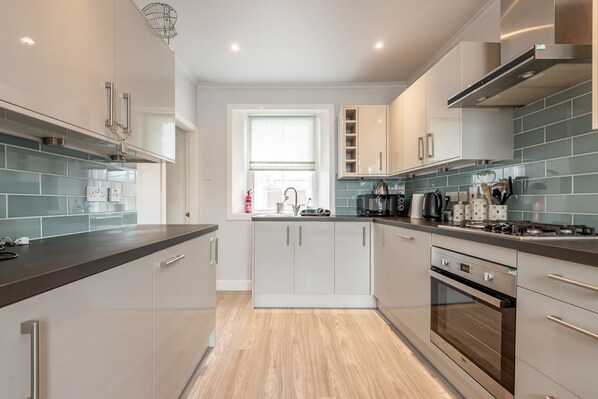 Fridge, microwave, oven, dishwasher