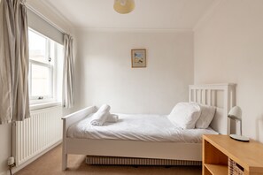3 habitaciones, tabla de planchar con plancha y wifi gratis