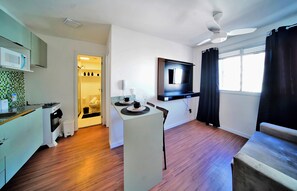 Comfort Apartment, City View | Private kitchen