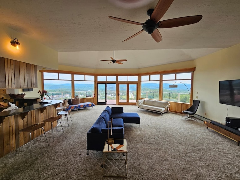 180-degree Panoramic Views Of Vermont's Mountains From The Living Room, Hot Tub - Woodstock, VT