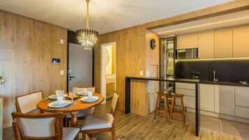 Basic Apartment | Dining