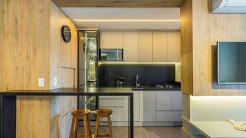 Apartamento básico | Cozinha privada | Talheres/pratos/utensílios de cozinha