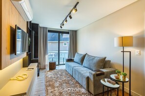 基础公寓 | 起居区