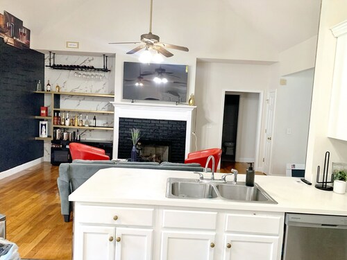 3-bedroom house in charming Rockmart cozy & convenient