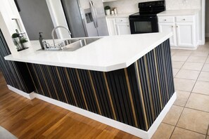 Micro-ondas, fogão, cooktop, lava-louças