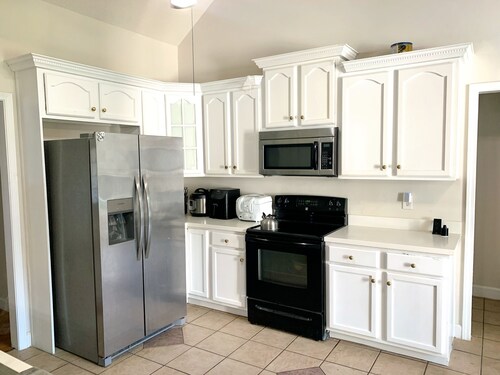 3-bedroom house in charming Rockmart cozy & convenient