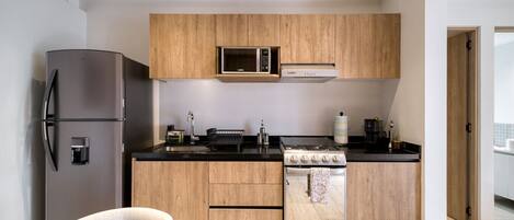 Fridge, microwave, oven, stovetop