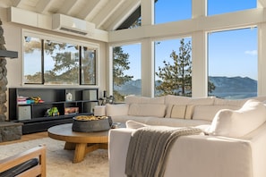 Living area - Hch0868 - The Grand Escape 4 Bedroom Home (South Lake Tahoe)