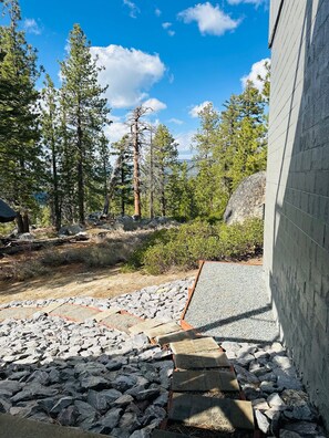 House, 4 Bedrooms | Property grounds