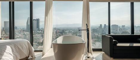 1 chambre, bureau, fer et planche à repasser, Wi-Fi