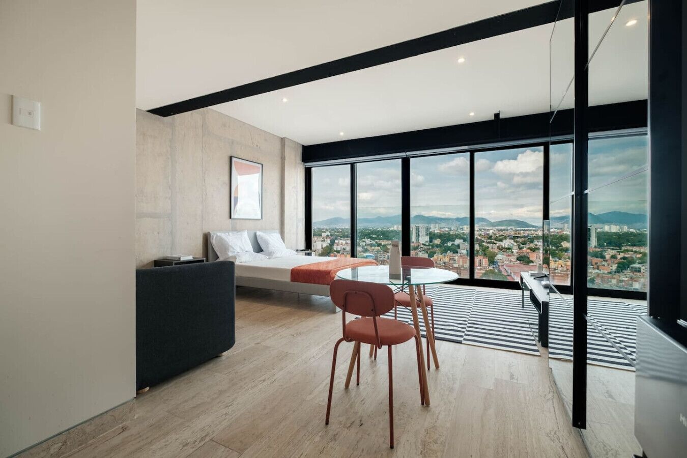 1 chambre, bureau, fer et planche à repasser, Wi-Fi