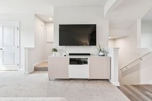 Townhome, 4 Bedrooms | Interior