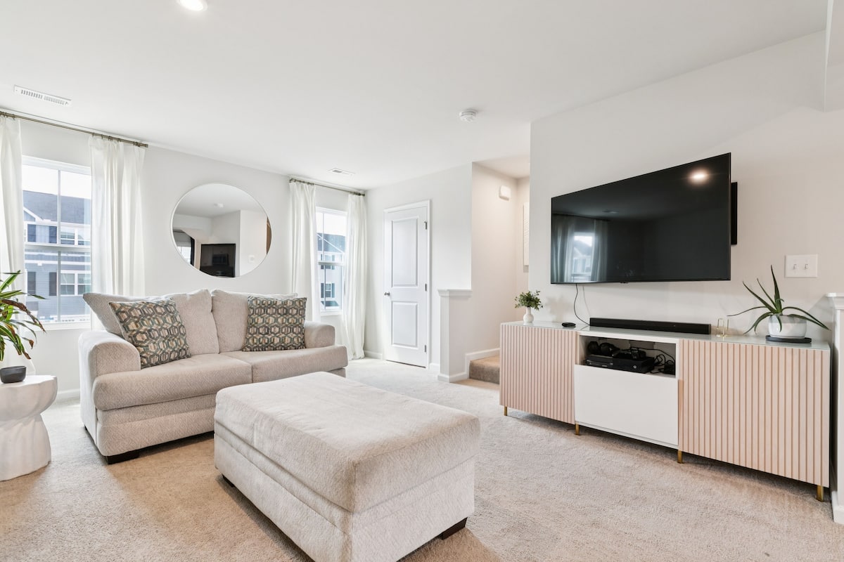 Townhome, 4 Bedrooms | Living area