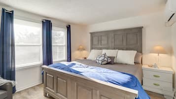 House, 4 Bedrooms | 4 bedrooms, laptop workspace, iron/ironing board, free WiFi