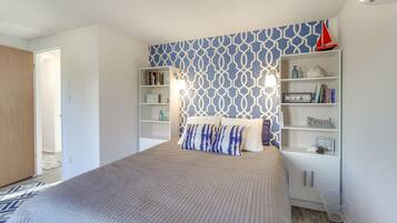 House, 4 Bedrooms | 4 bedrooms, laptop workspace, iron/ironing board, free WiFi