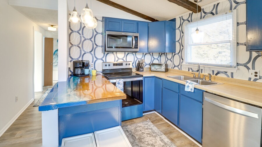 Beach Plum Manor 4 Bedroom Home