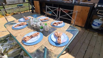 House, 4 Bedrooms | Outdoor dining