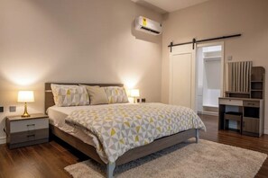 2 室のベッドルーム、アイロン / アイロン台、WiFi、ベッドシーツ