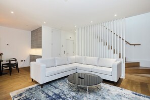 Apartamento, sacada | Área de estar