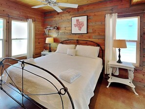 4 bedrooms, iron/ironing board, Internet, bed sheets