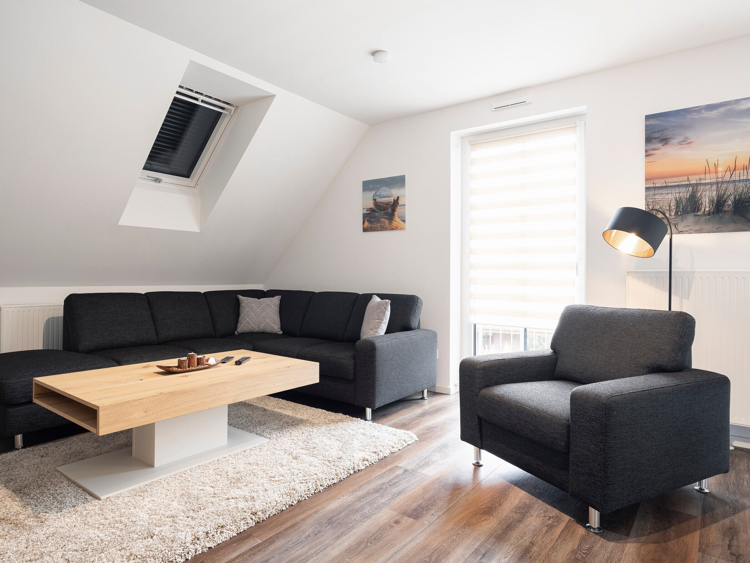 Fernseher, DVD-Player, Tischtennisplatte, Stereoanlage