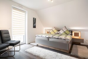 2 bedrooms, WiFi, bed sheets