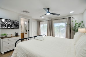3 chambres, fer et planche à repasser, lit de bébé portatif