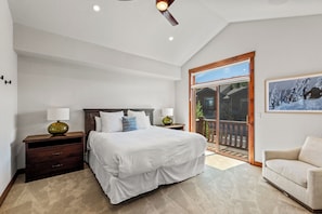 3 bedrooms, internet, bed sheets - Stylish, Inviting Townhome~Near Skiing~Hot Tub+Pool (Steamboat Springs)