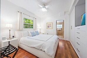 4 bedrooms, iron/ironing board, WiFi, bed sheets