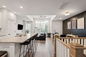 Interior - Luxe 3BR Townhouse in Uptown Charlotte! (Charlotte)