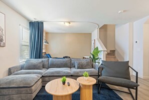 Televisión y oficina 