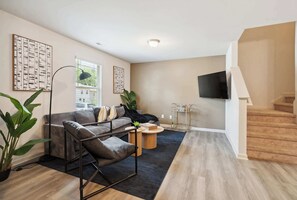 Televisión y oficina 