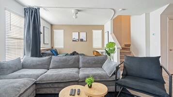 Téléviseur, bureau