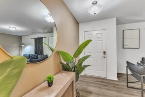 Interior - Upscale King 4BR Townhouse Mins to Cary & NC State (Raleigh)