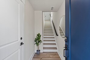 Interior - Luxe 4BR King Townhouse w/ Rooftop in Uptown CLT! (Charlotte)