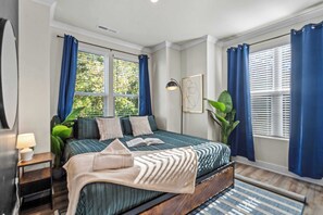 3 habitaciones, tabla de planchar con plancha, cuna de viaje y wifi 