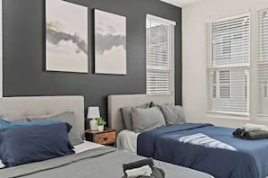 3 habitaciones, tabla de planchar con plancha, cuna de viaje y wifi