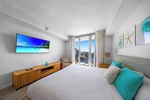 1 bedroom, iron/ironing board, travel crib, WiFi - Cozy 1-Bedroom Condo Steps from the Ocean 2109 (Hallandale Beach)