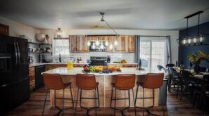 Private kitchen - Community Indoor Pool Hot Tub Movie Room Firepit (Long Pond)