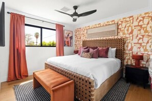 4 habitaciones, escritorio y tabla de planchar con plancha 