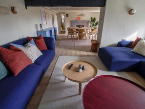 TV, fireplace, offices