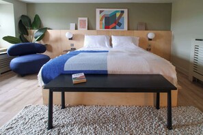 4 bedrooms, desk, iron/ironing board, travel cot - Luxury 4-Bed Farmhouse Retreat in Yorkshire Dales (Kirkby Stephens)