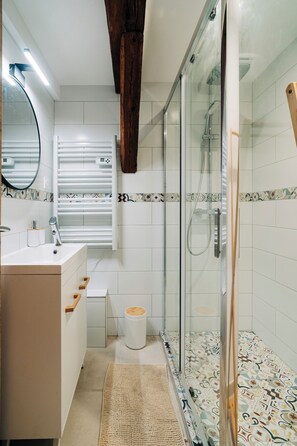 Suite Confort, 2 habitaciones | Baño