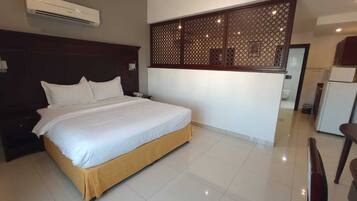 Estúdio | Cortinas blackout, quartos à prova de som, ferros/tábuas de passar roupa